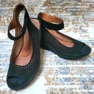 Clark's Wedge Sandals size 8